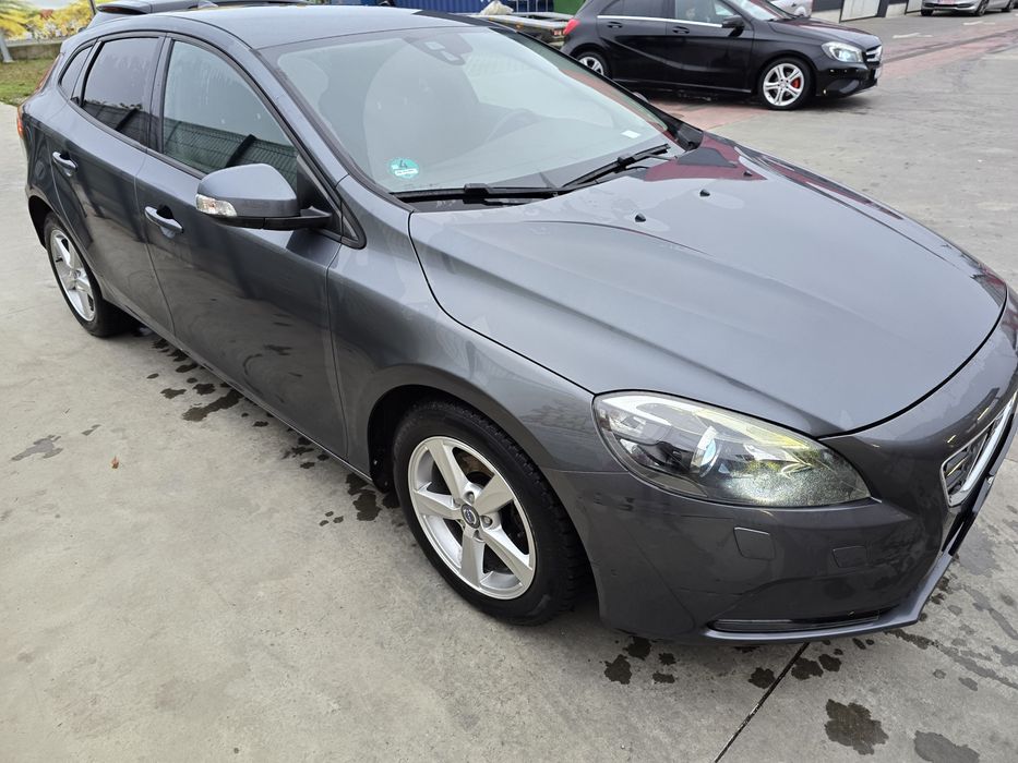 Vând Volvo v40 automat 1.6 diesel