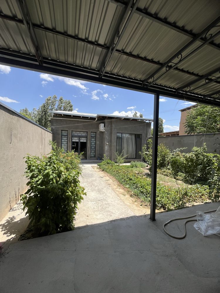 Uy hovli abdurahmonovda uchastka sotiladi 3 sotix obshi 5 xona