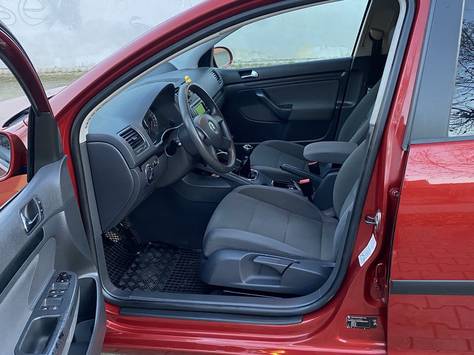 Vw Golf 5 1.6 8V 2007 Euro 4 Unic Proprietar în acte 2850€ usor neg