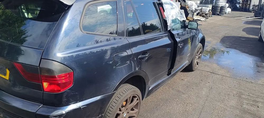 Dezmembrari / Dezmembrez BMW X3 E83 2.0 N47D20O0 cutie viteze automată cod culoare CARBONSCHWARZ METALLIC (416)