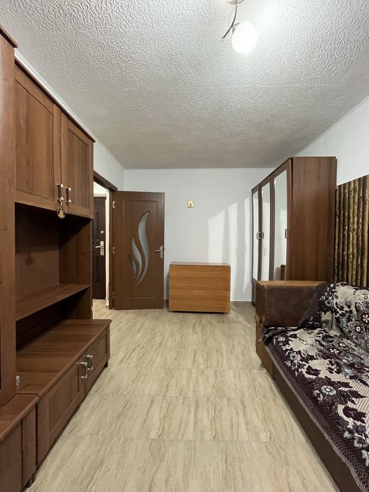 Vand Garsoniera complet renovata