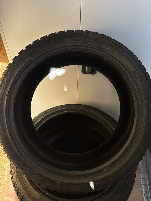 Шины Yokohama 225/45 R18 зимние шипованные