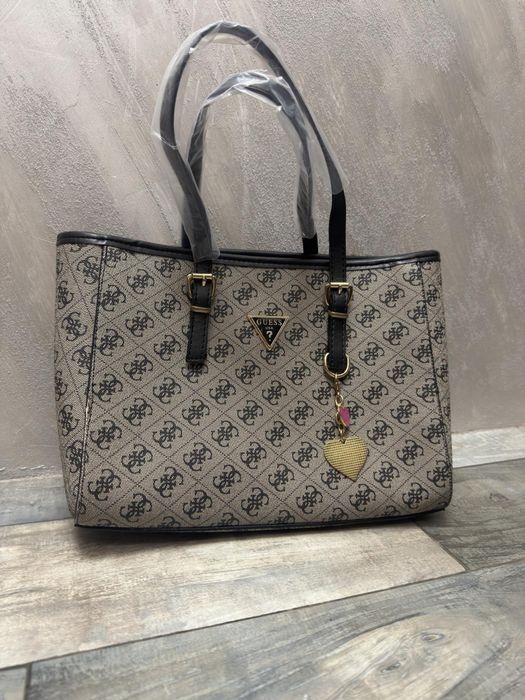 Guess дамски чанти Karl