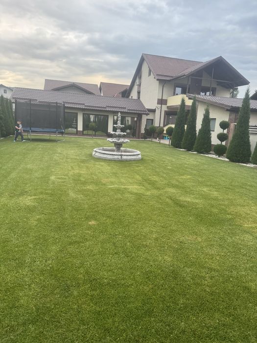 Casa de vanzare ( cartier privat)