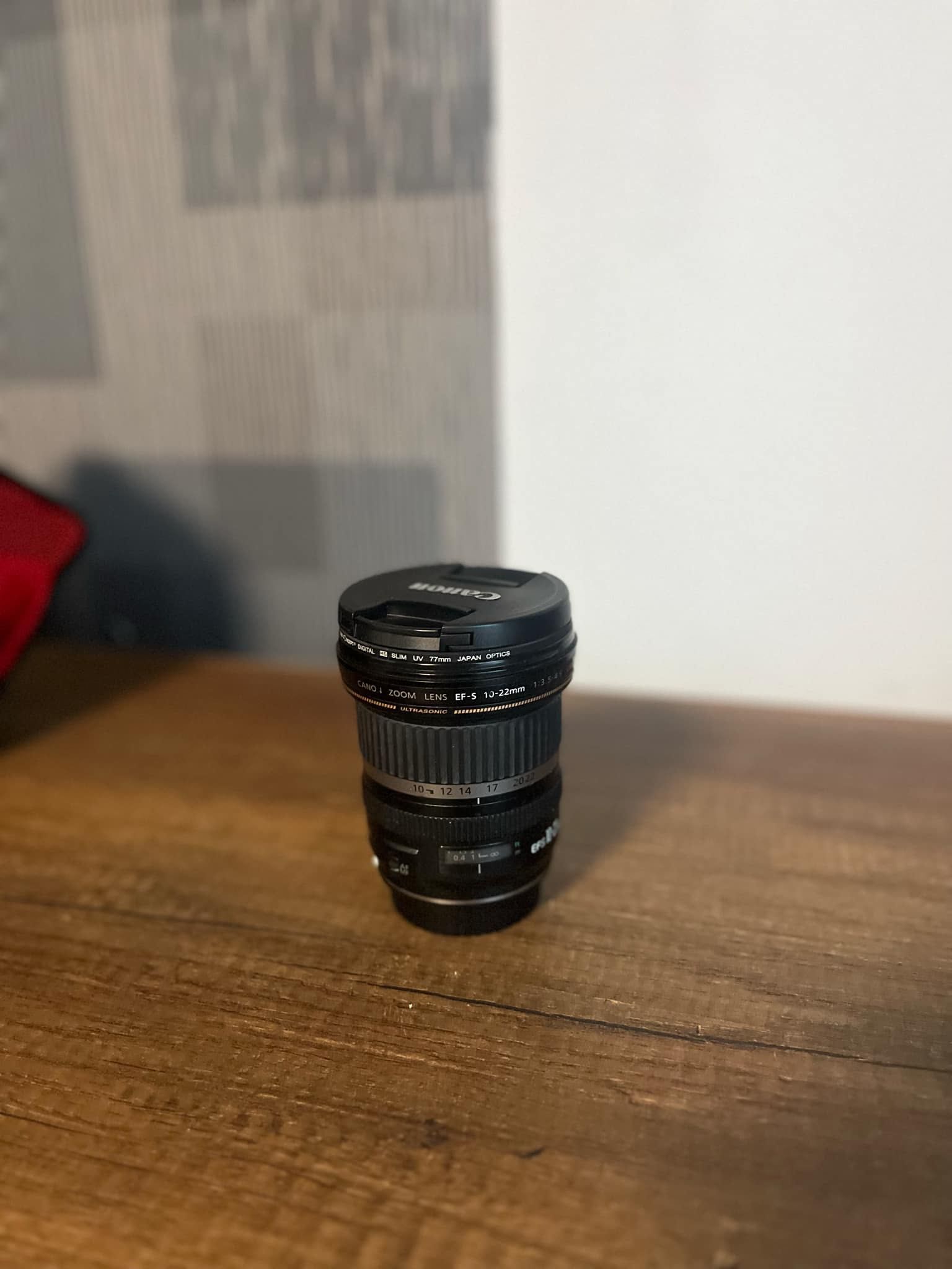 Фотоапарат Canon 77D
