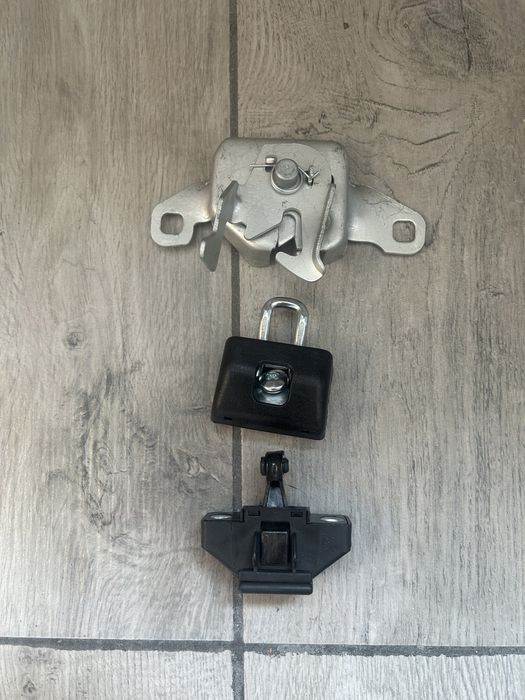 Inchizator portbagaj si capota Logan