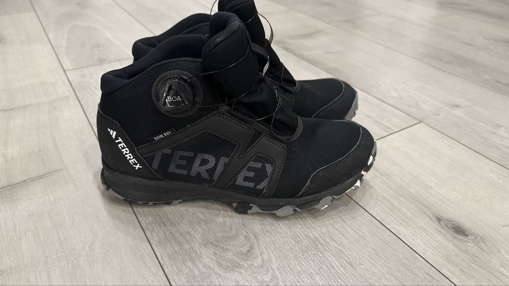 Adidas Terrex Boa Mid – ghete copii, mărime 39, stare foarte bună