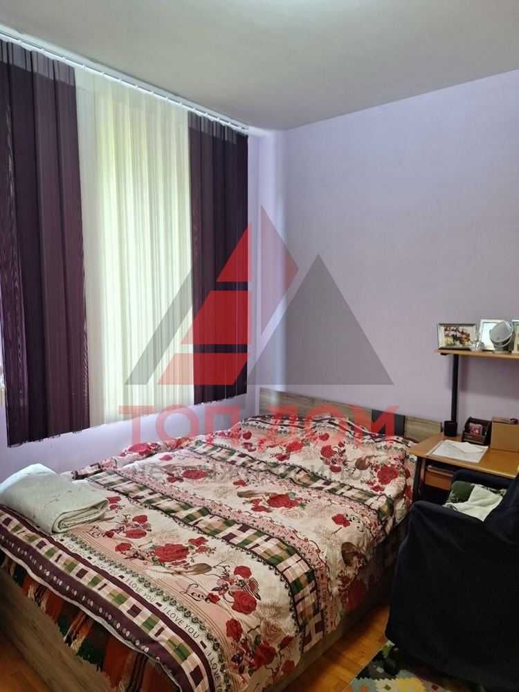 Тристаен! Бизнес хотел! Първи етаж! Свободен от 12.09! Код 74486