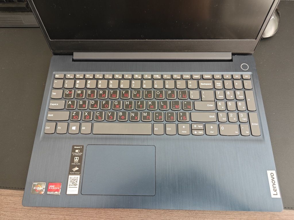 лаптоп Lenovo 8/256