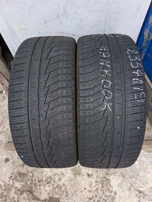 235 40 19 HANKOOK 2бр зимни