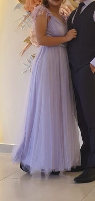 Rochie de seară lila cu pene pe umăr 36