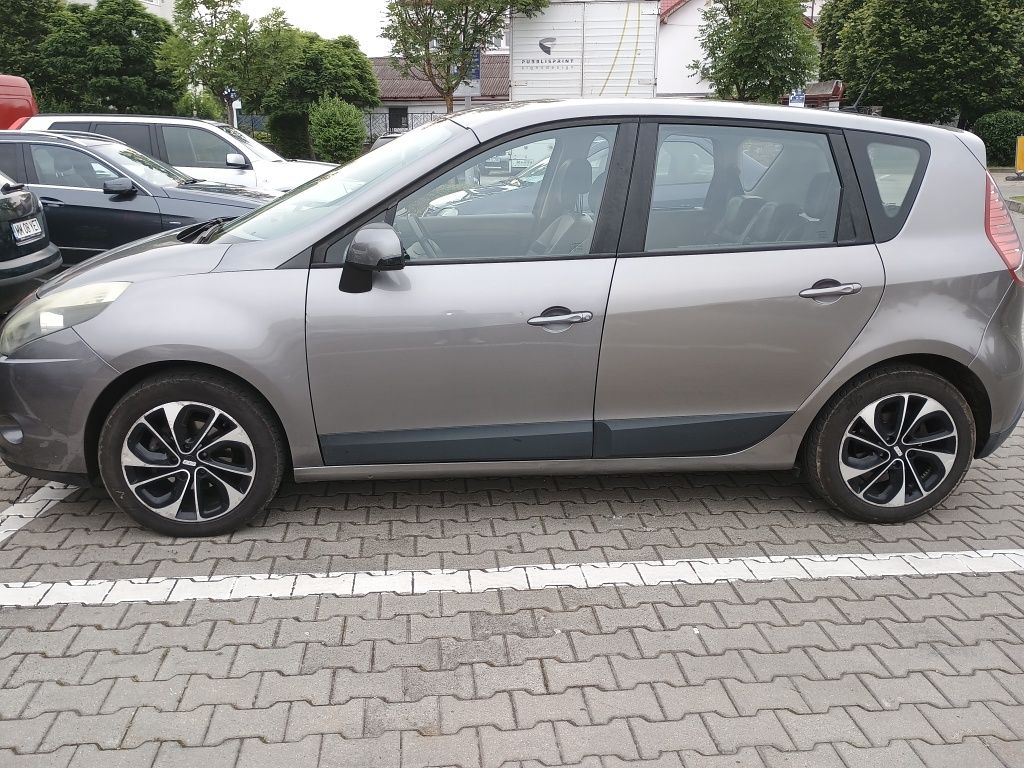 Vând Renault Scenic 3 1.5 dci