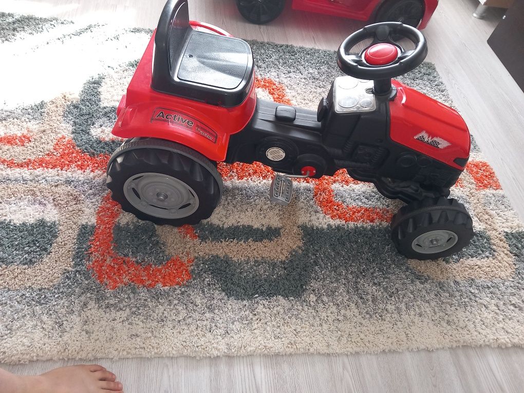 Vând tractor cu pedale