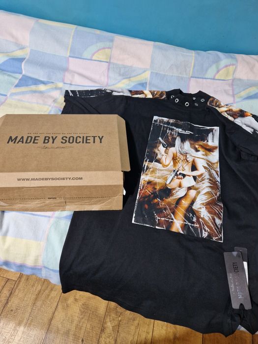 Made by SOCIETY тениска