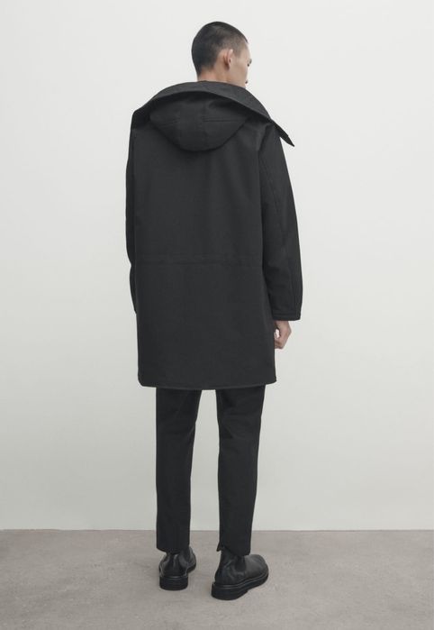 Jacheta parka Massimo Dutti, Studio