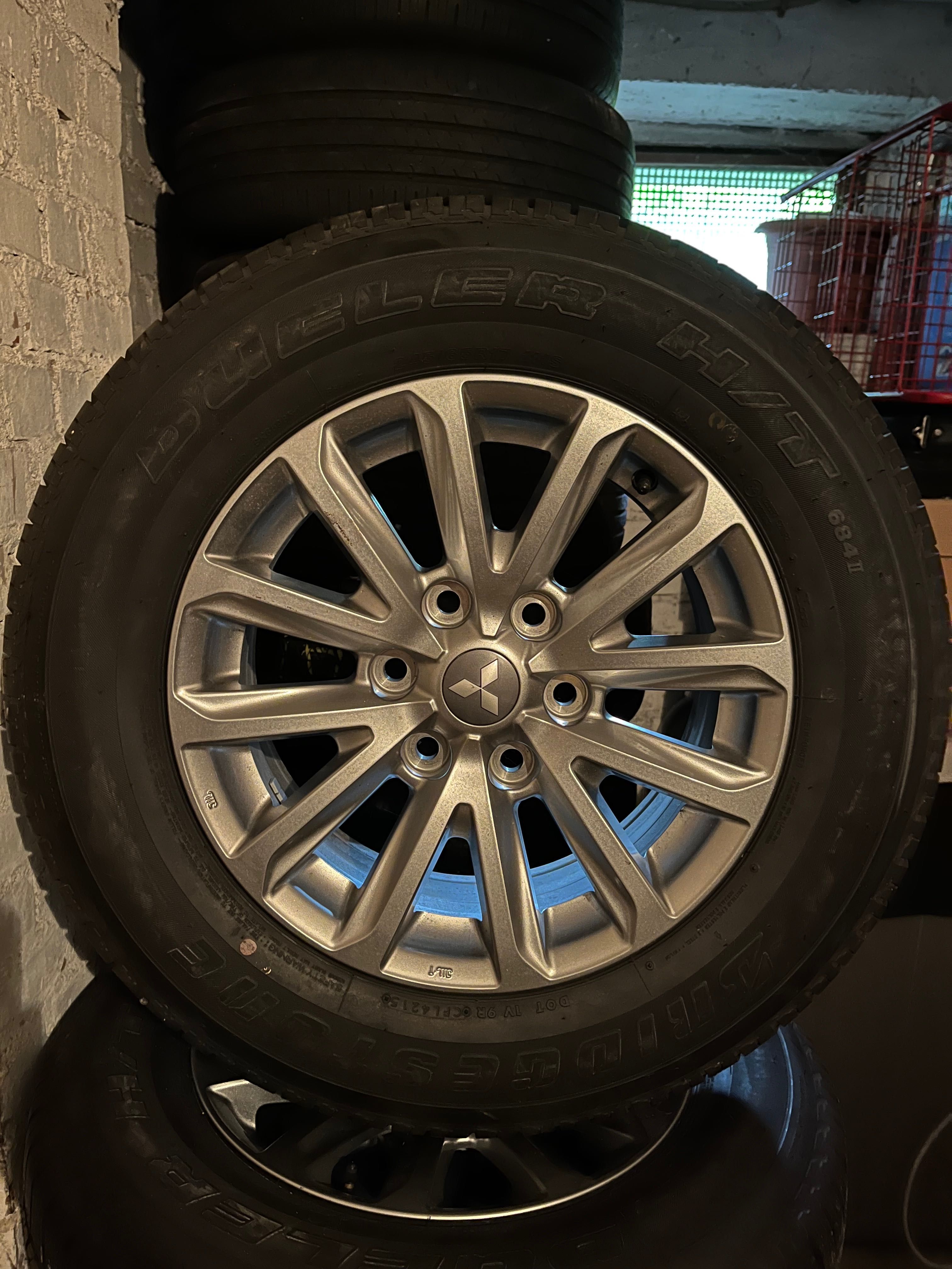 Jante cu anvelope 245/65R17 Mitsubishi L200