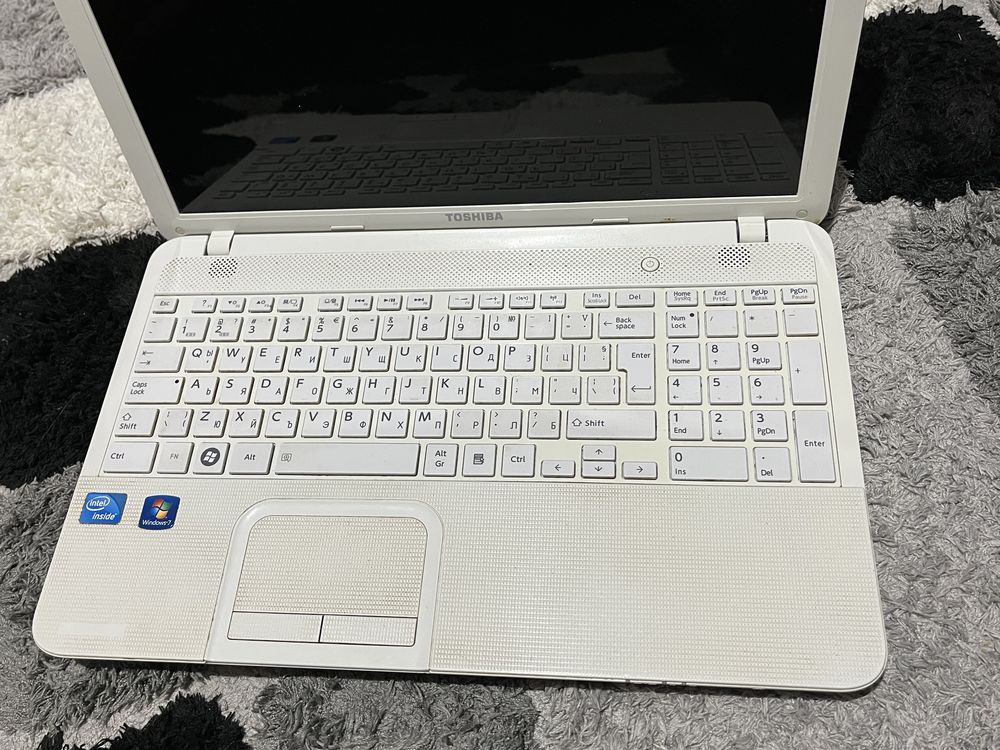 Лаптоп Toshiba Satellite C855-148