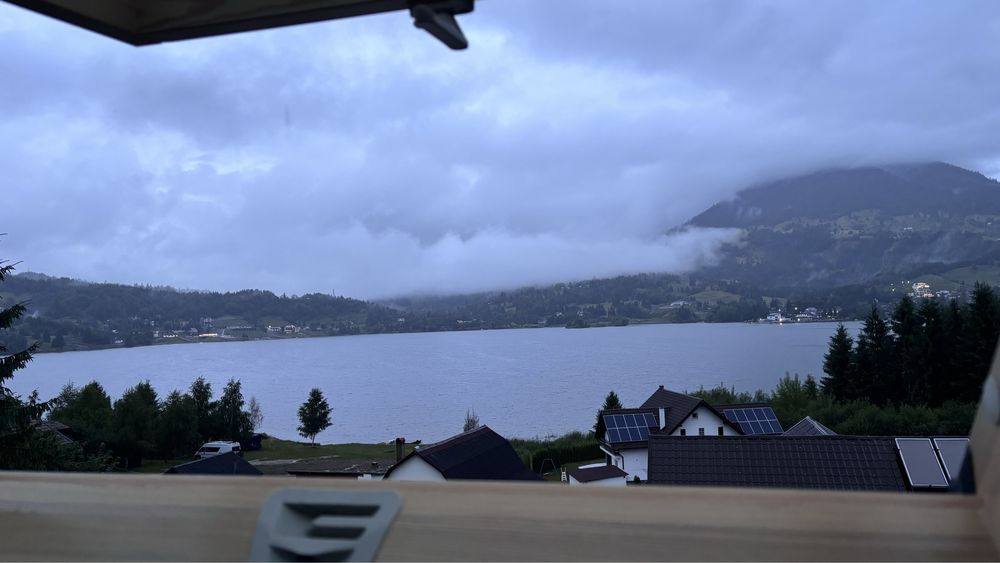 Cabana Colibița la malul lacului-9 Dormitoare-Acces la lac-Teren Tenis