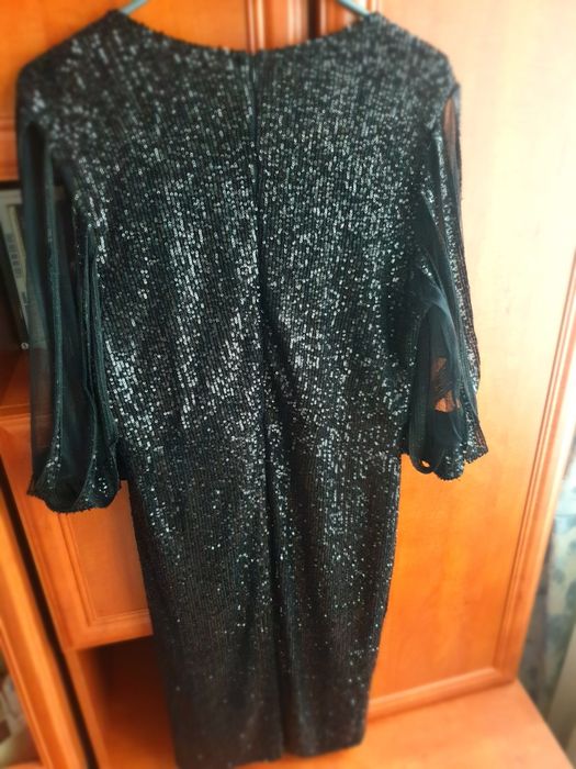 Vand rochie neagră noua