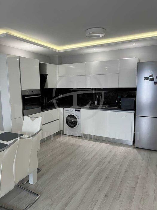 Продава се Тристаен апартамент в Пловдив, Тракия - 120 кв.м за 2459 €/кв.м - Снимка #3