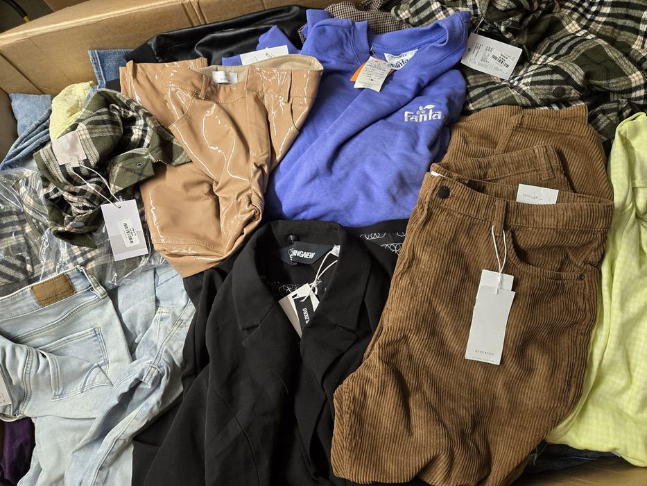 Haine outlet pentru revânzare