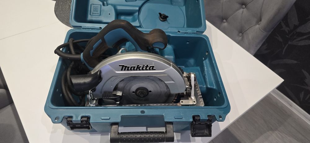 Електрически ръчен циркуляр Makita 1600w