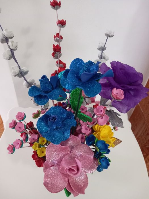 Flori lucrate manual din guma