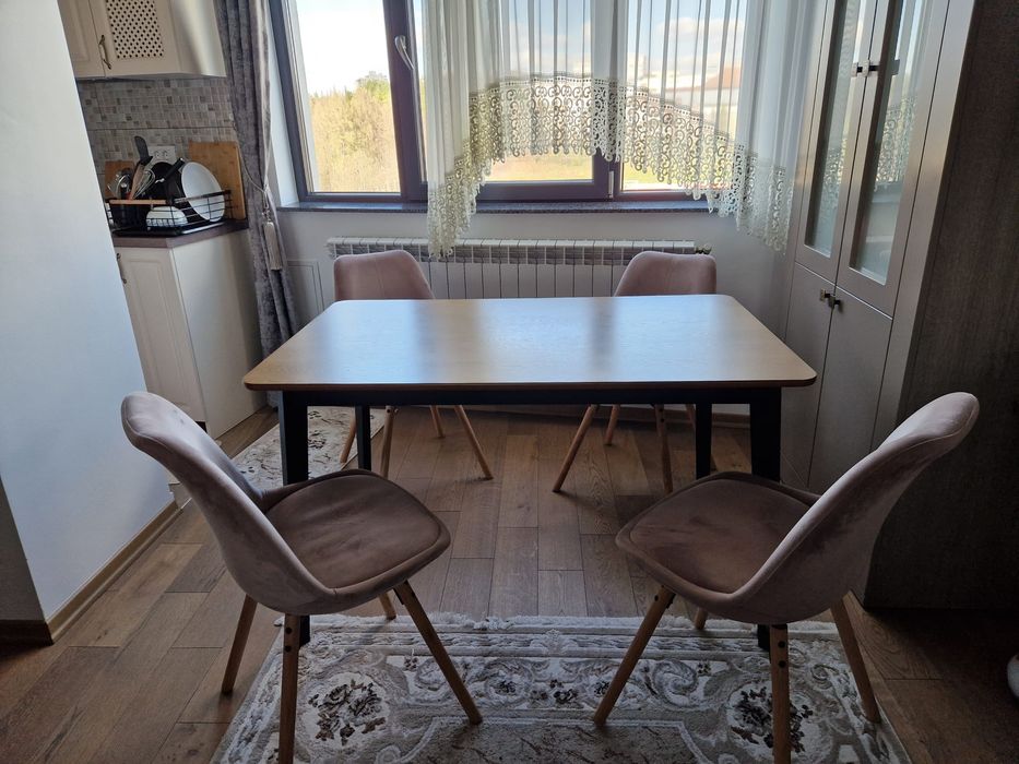 Set masa + 4 scaune Kastpur, Jysk