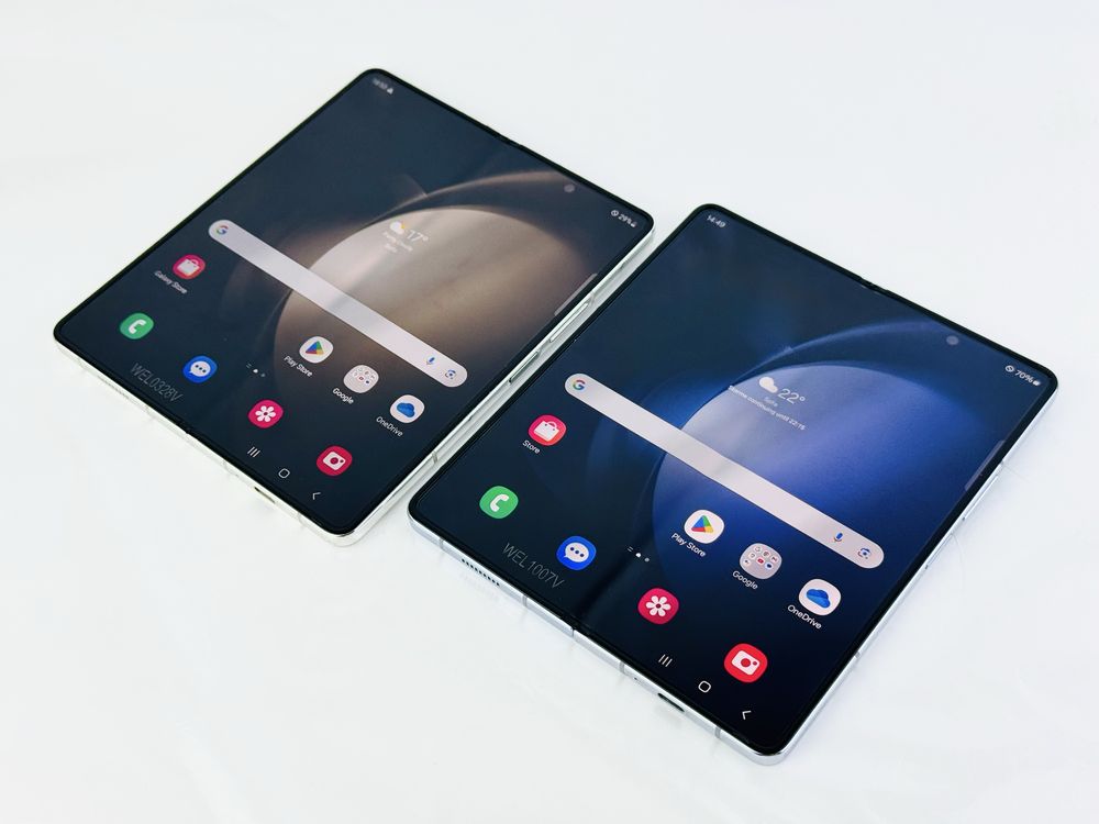 Samsung Galaxy Z Fold 5 256GB 12RAM Begie / Blue Перфектен! Гаранция