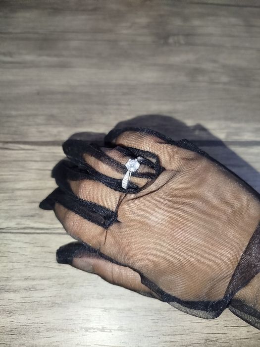 KUMUSH UZUK (proba: 925) СЕРЕБРЯНОЕ КОЛЬЦО (проба: 925)