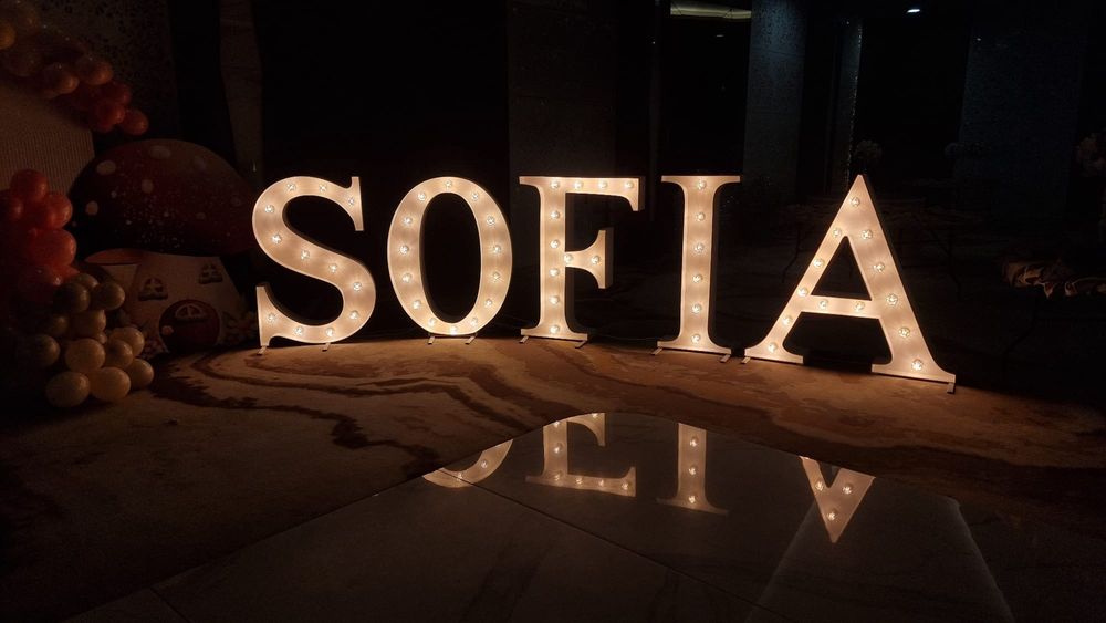 Inchiriez LITERE volumetrice LUMINOASE evenimente