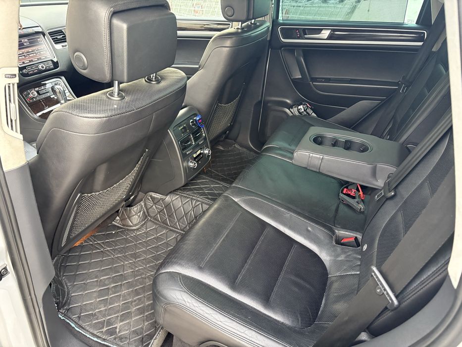 VW Touareg 7P ~ 2011 ~ 3.0TDI 245CP ~ LED ~ Xenon ~ Navi ~ Arcuri ~