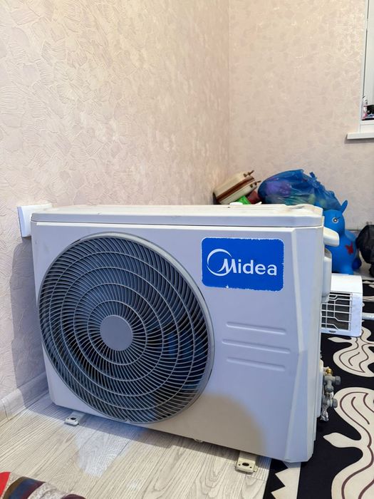 Кондиционер Midea
