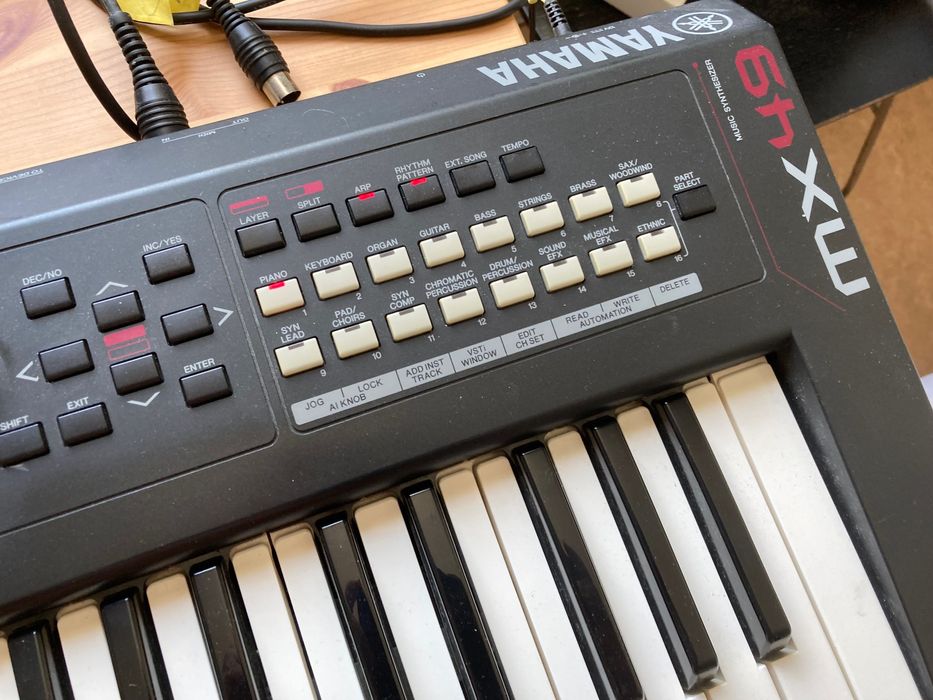 Yamaha MX49 Mk1 synth.