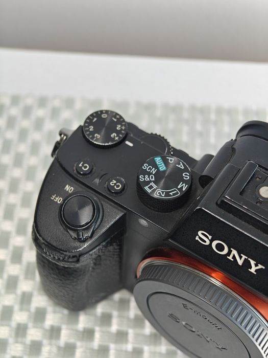 Sony A7iii безогледален фотоапарат + подаръци