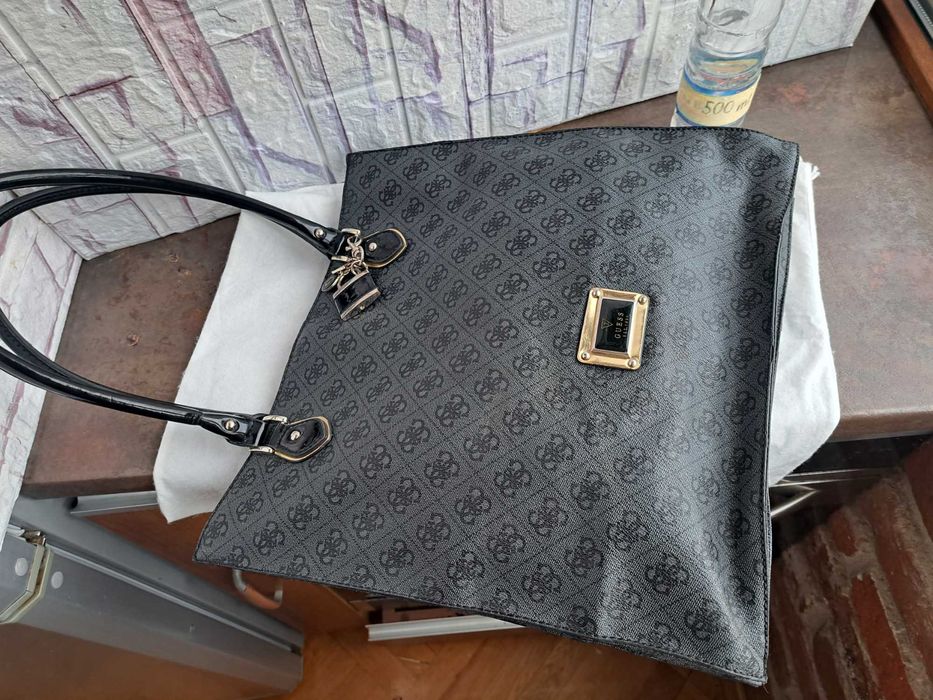 дамска чанта GUESS,сива голяма чанта,гес