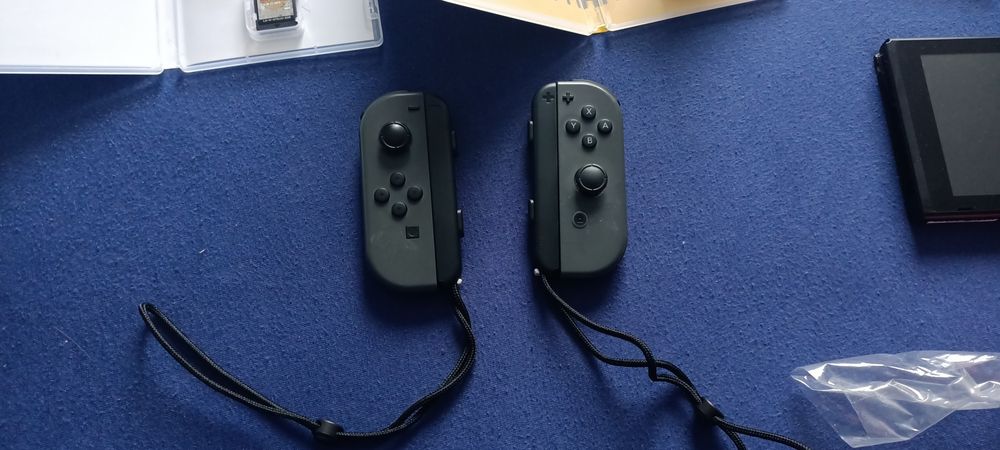 Vand consola nintendo switch cu jocuri
