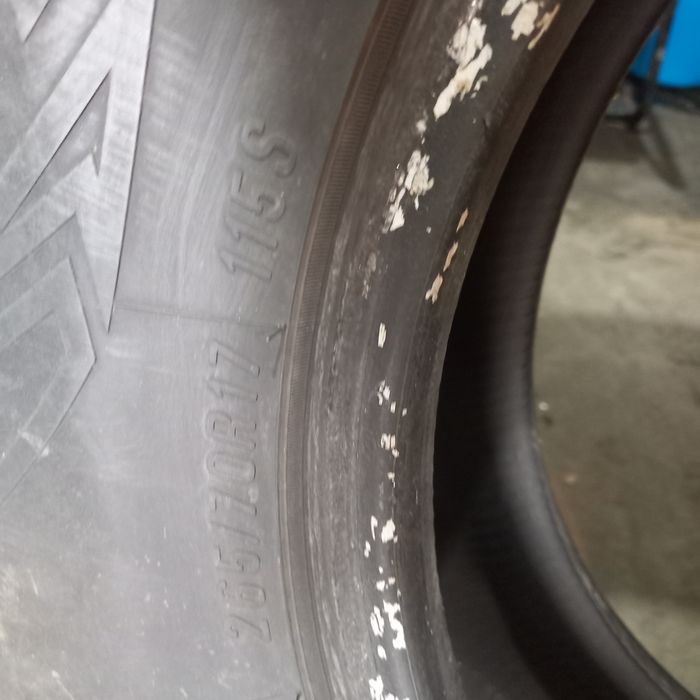 Продам резину на джип