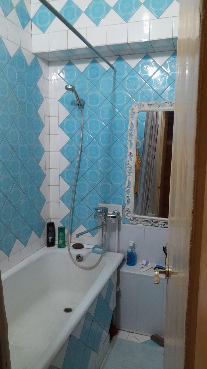 Продаю свою 4ком кв. На ц-6