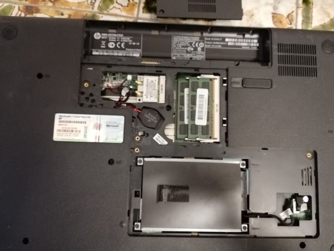 dezmembrez Laptop HP G72 a10sb, display 17 inch, incarcator hp