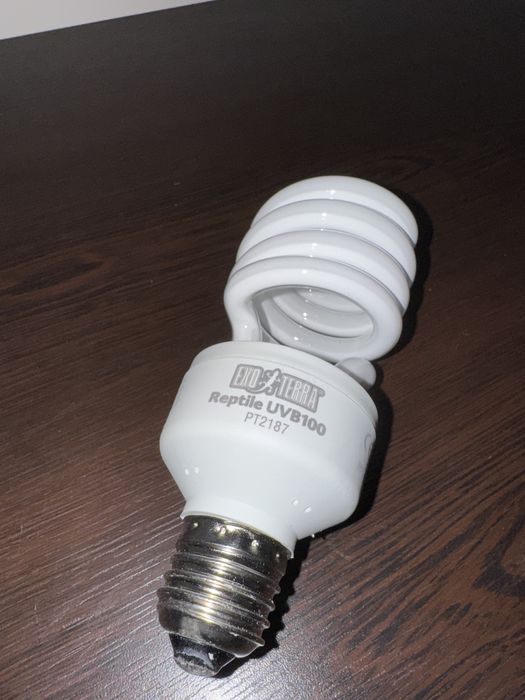 Lampa UVB 100 pentru terariu Exo Terra – 25W