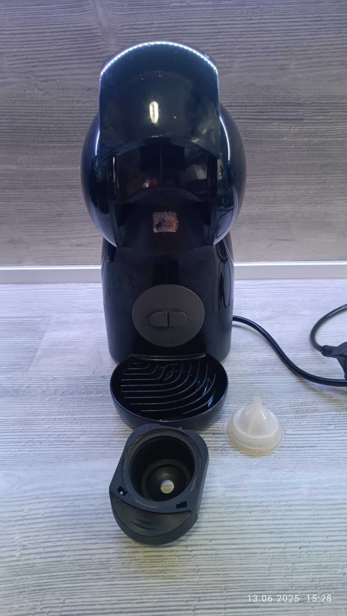 Кафемашина Dolce Gusto с капсули.