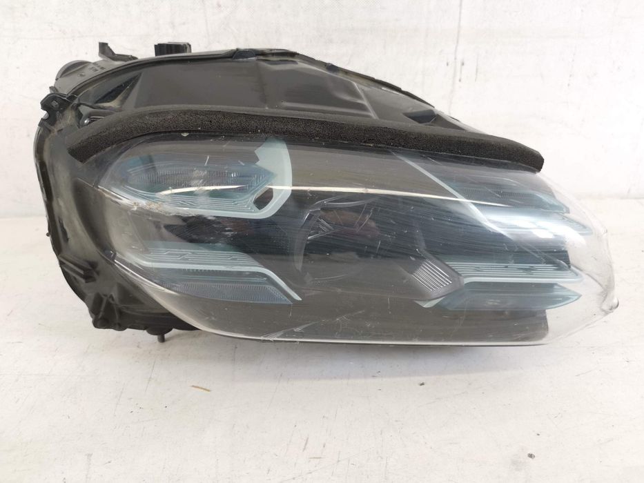 Десен фар LED Matrix Порше Таекан 1 [ - ] Оригинален Повреден Porsche