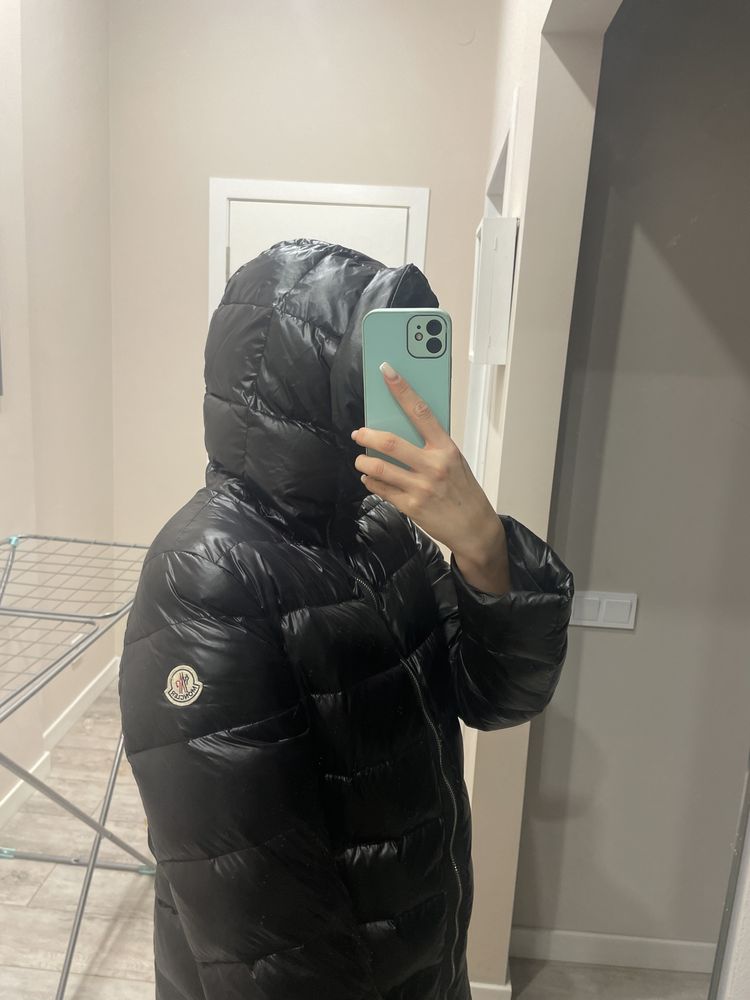 Продам куртку Moncler