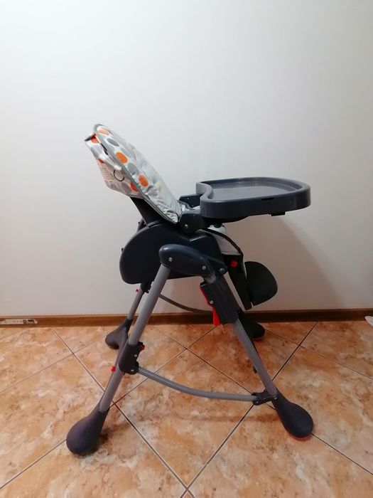 Scaun pentru servit masa bebeluș