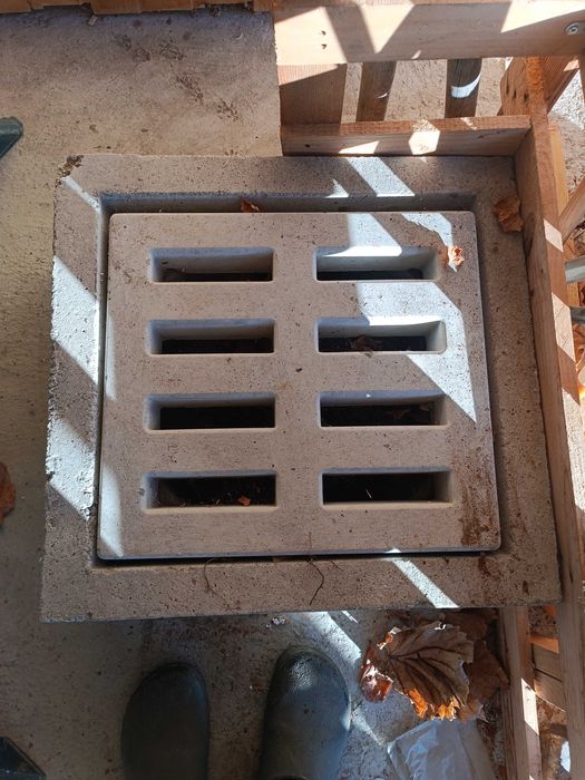 Рамка и решетка от стоманобетон