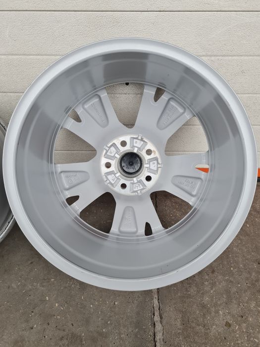 Оригинални джанти за ФОЛКСВАГЕН VW AUDI SEAT SKODA R18 5x112 ET25 8J