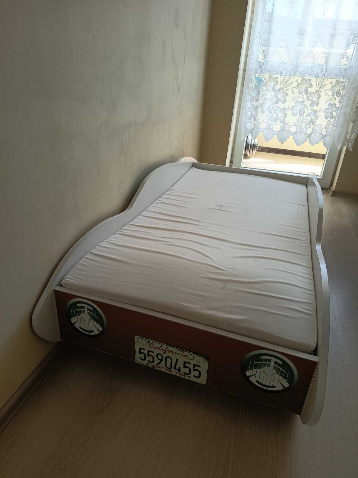 Детско легло запазено