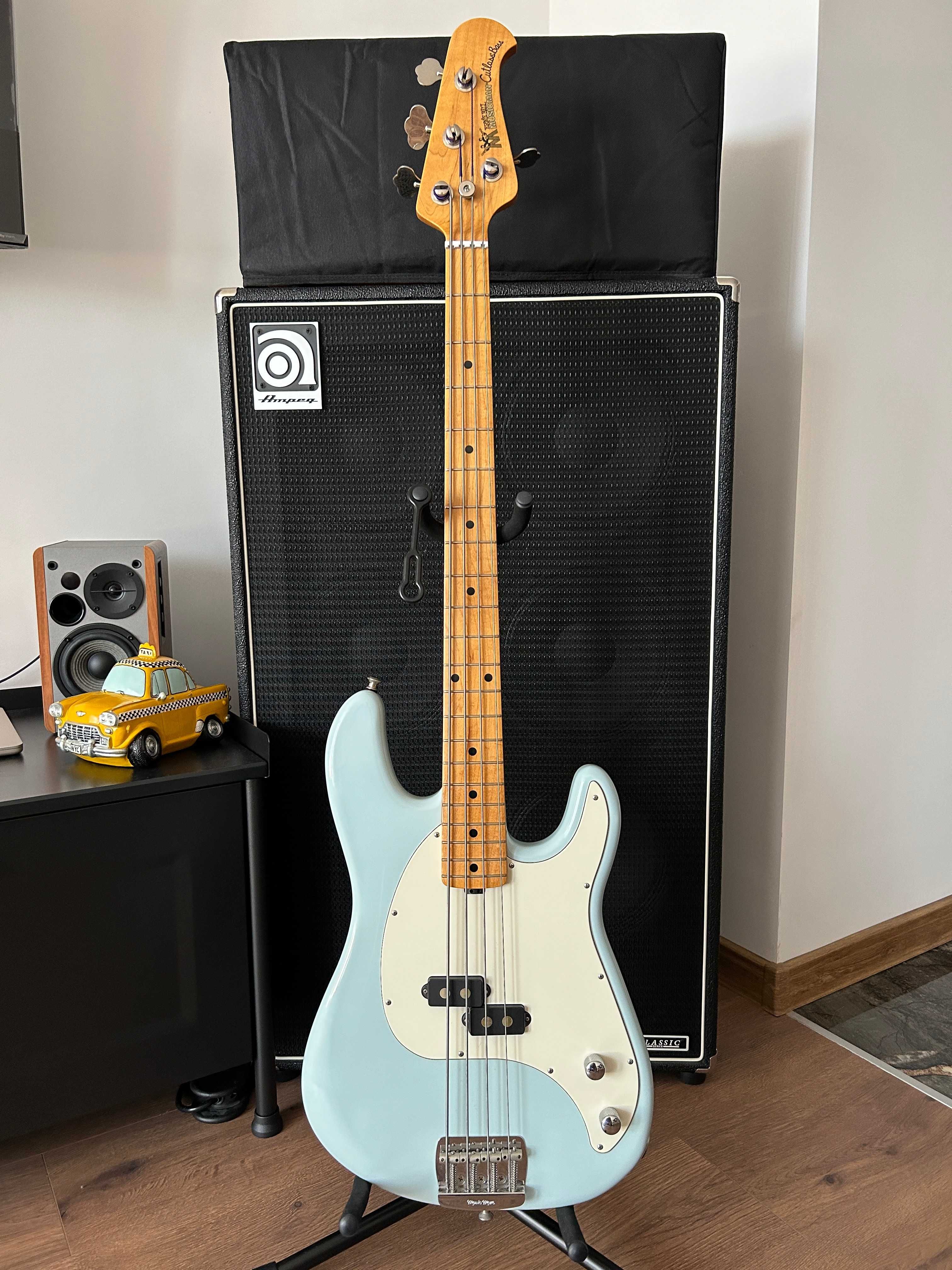Бас Китара Music Man Cutlass Bass с куфар