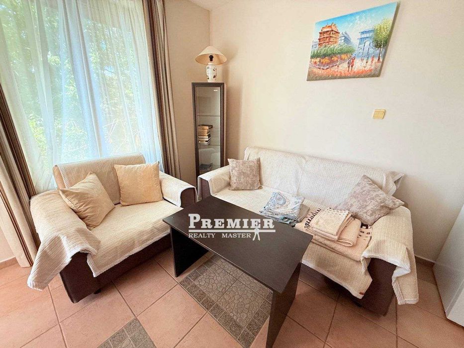 Просторен двустаен апартамент на 500 метра от плажа